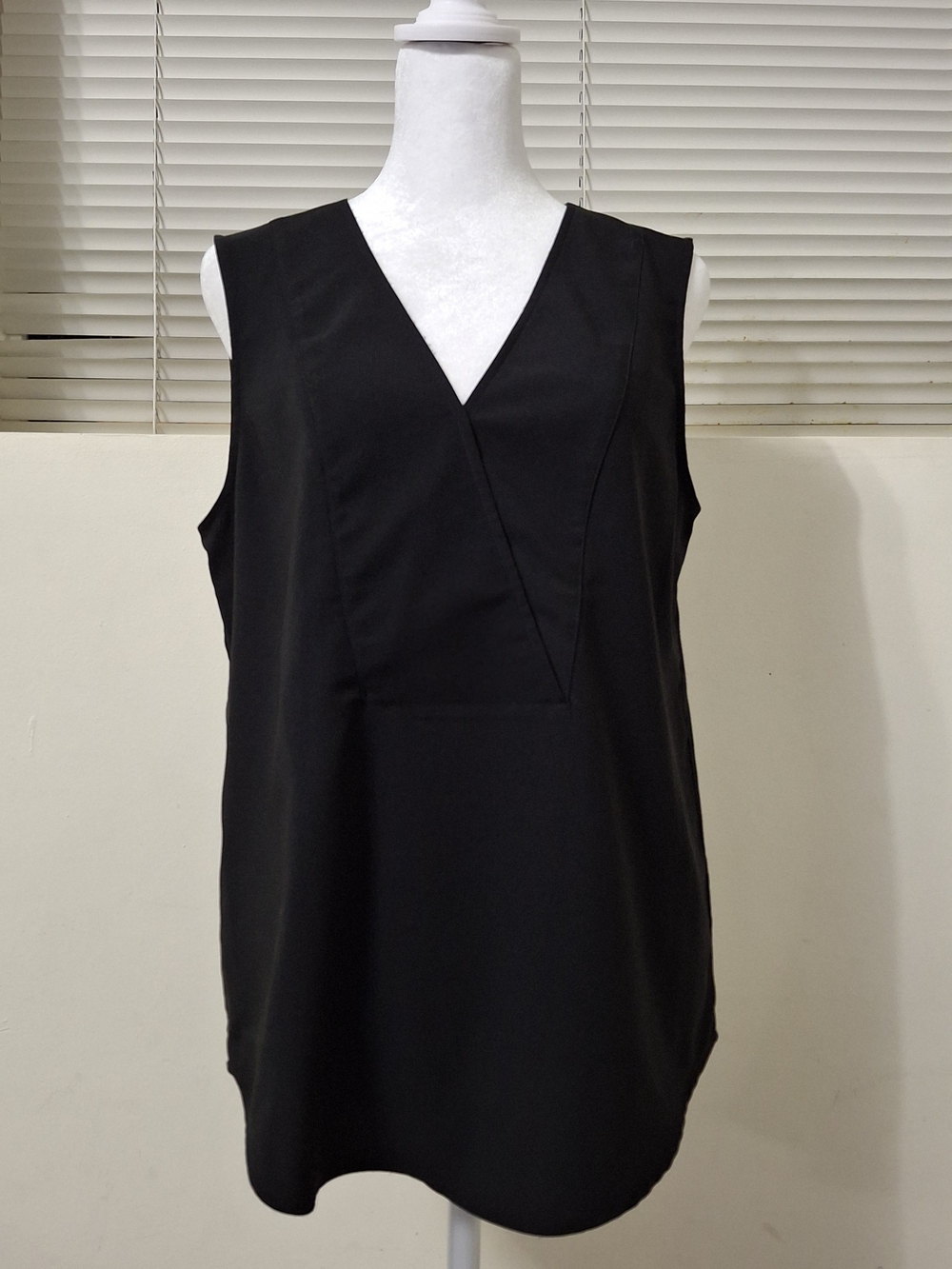 Heyton Black Sleeveless V-Neck Surplice Blouse
